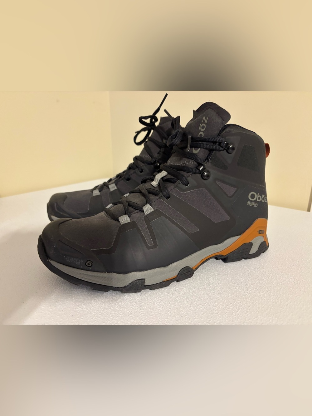 Oboz Men's Gray and Orange Trail Mid Hiking Boots